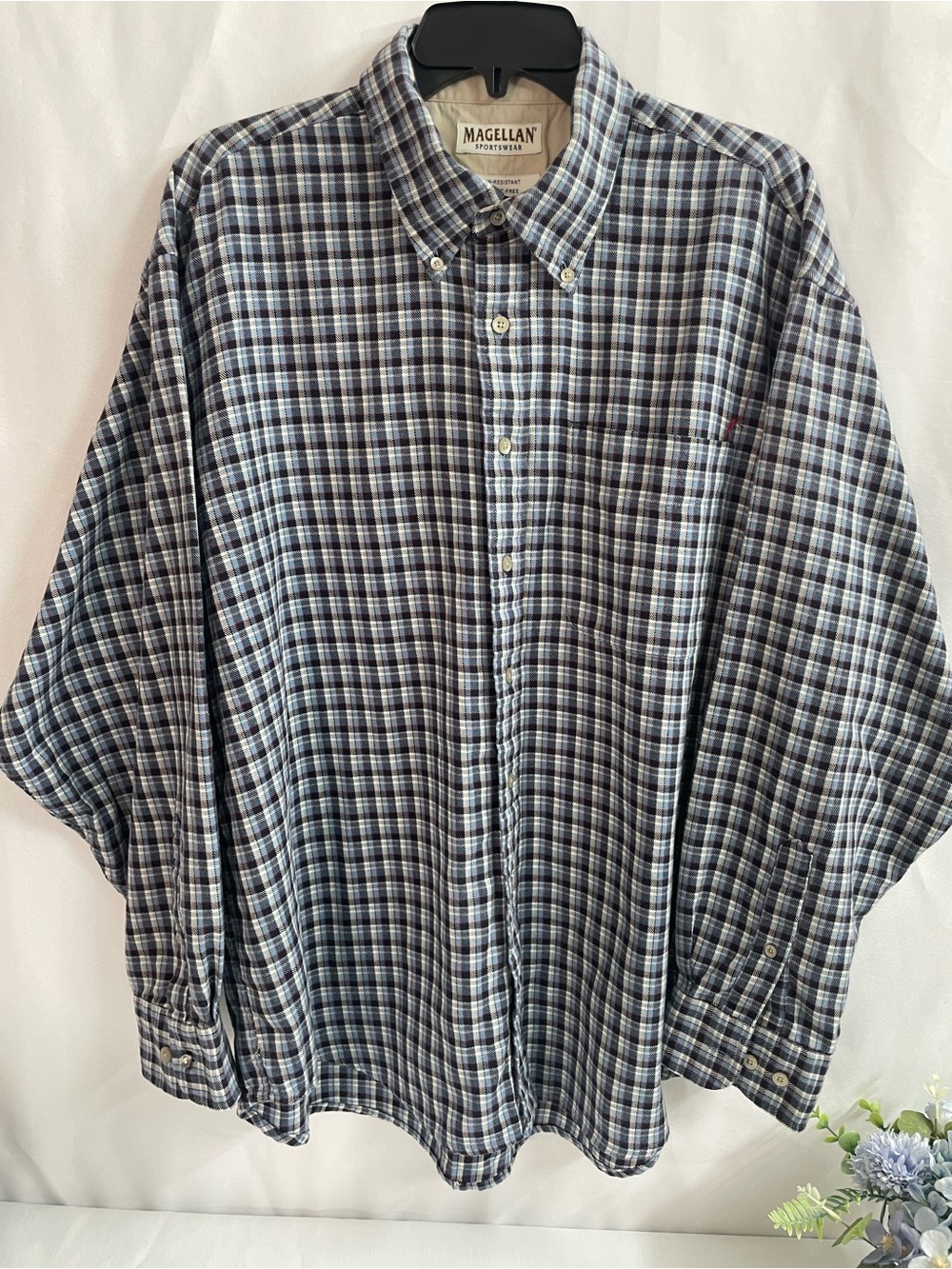 Magellan SportswearMen's Navy and White Plaid Button-Down Shirt  XL 100% Cotton